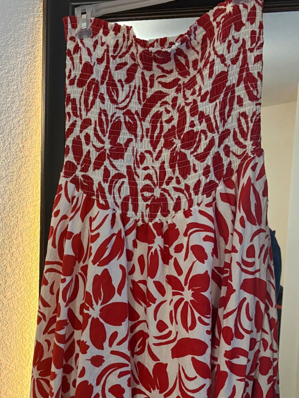 Red and white floral-print sundres